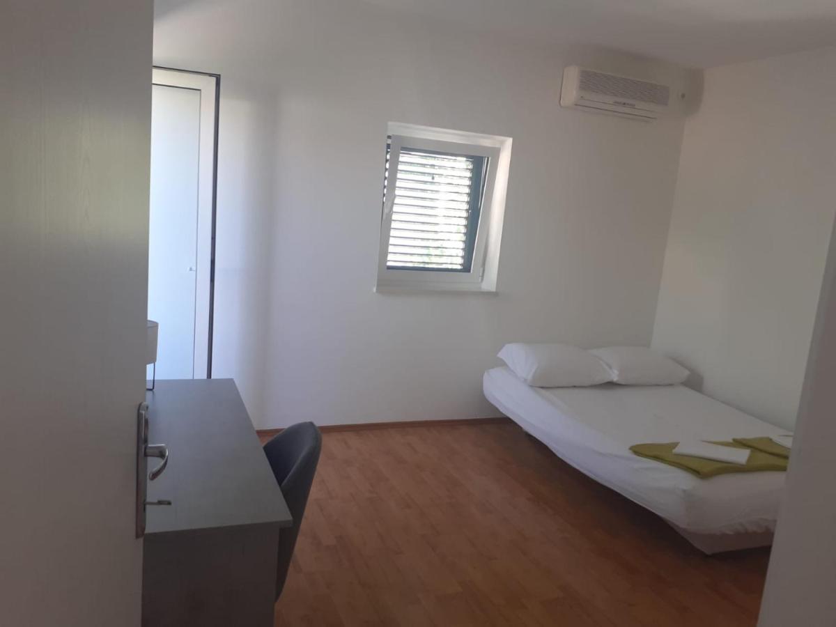 Apartments Ilicic Supetar Luaran gambar