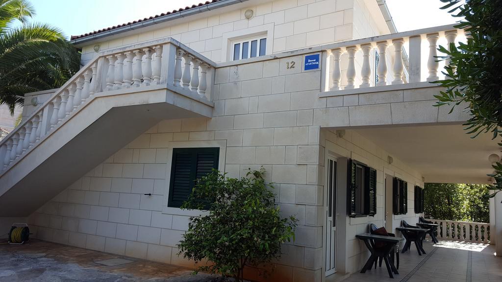 Apartments Ilicic Supetar Luaran gambar